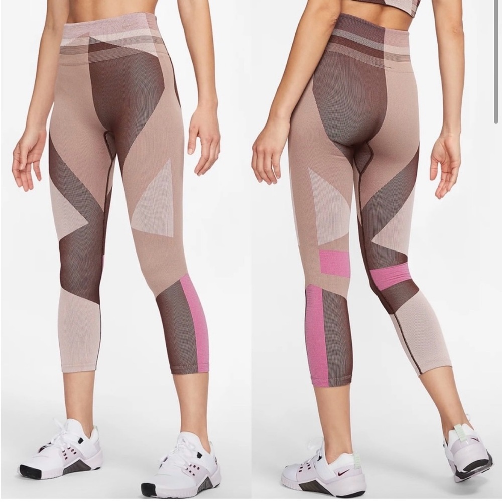 Nike Sculpt Icon Clash Seamless 7/8 Workout Leggings geometric pattern